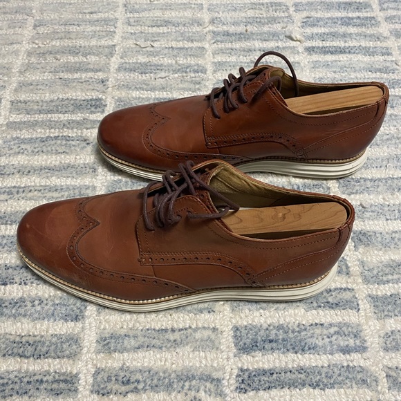 Men's Cole Haan ØriginalGrand Wingtip Oxfords - Picture 2 of 4